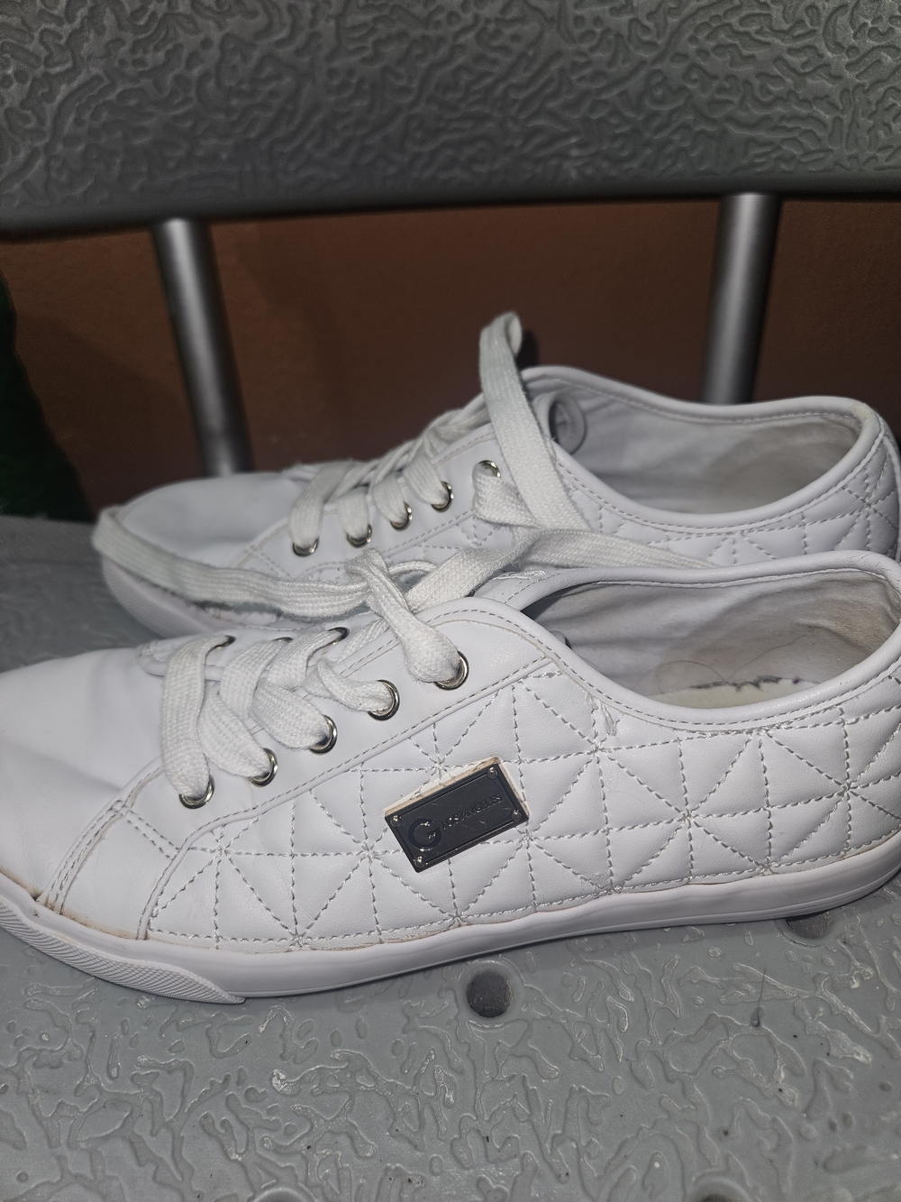 GBG Los Angeles White Quilted Lace-Up Sneakers
